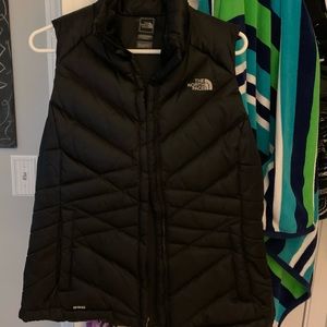 Black north face vest